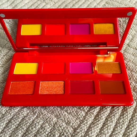 Artist couture eyeshadow pallet in caliente - Picture 1 of 3